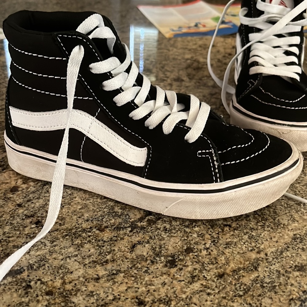 Vans - Picture 3 of 4